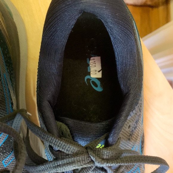 ASICS Running Shoes. Model: Gel Nimbus. M-Size 9. - Picture 4 of 4